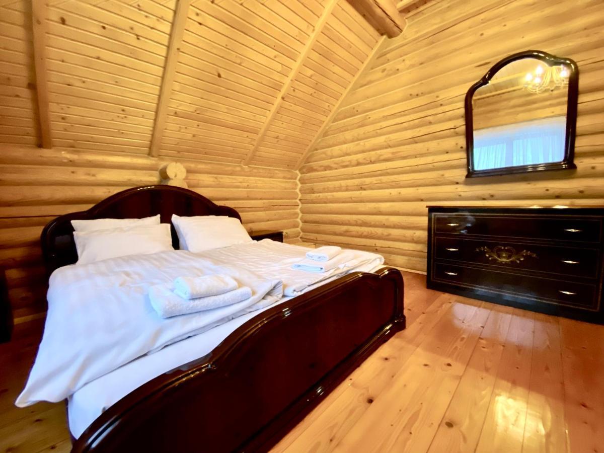 Chalet Four Seasons Villa Tatariv Eksteriør billede